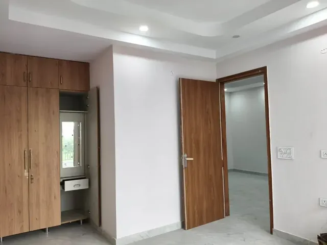 Sector 47, Gurugram | Newly built 3BHK | ₹45,000 base / ₹50,000 with added furniture | Lift & parking — photo 4