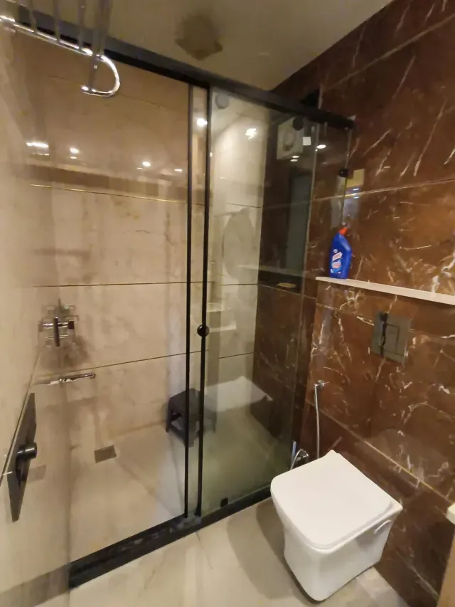 Sector 40, Gurugram | Newly constructed semi-furnished 3BHK | ₹70,000 + maintenance | Families only — photo 1
