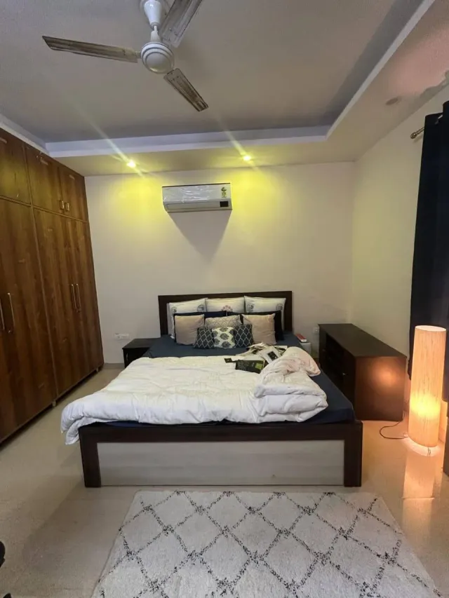 Semi-furnished 3BHK with lift and parking in Sector 47 — photo 5