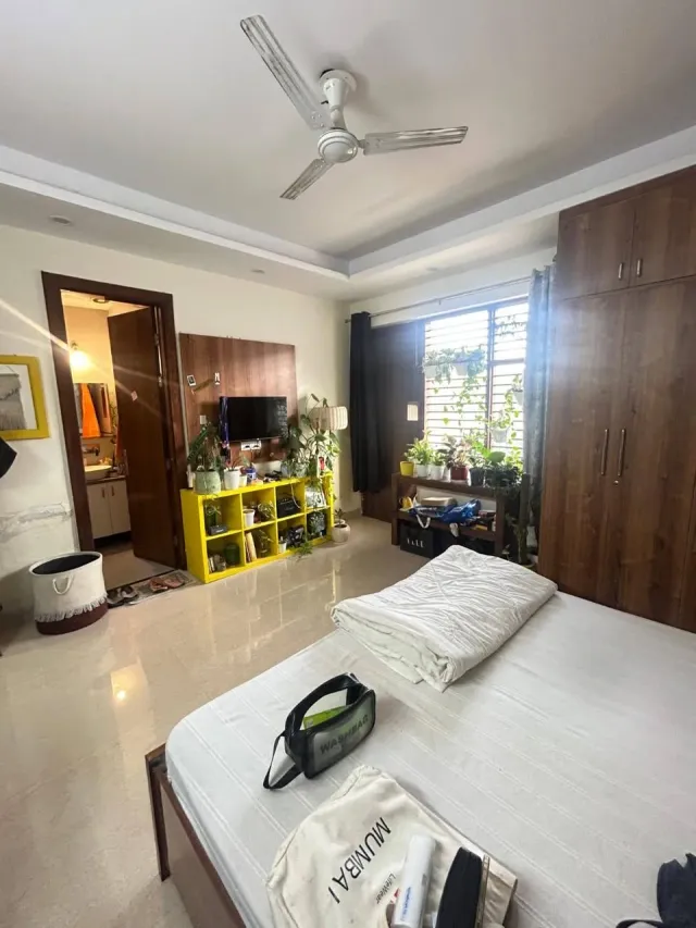 Semi-furnished 3BHK with lift and parking in Sector 47 — photo 4