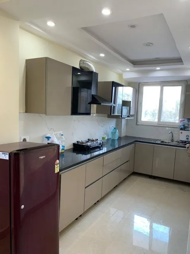 Fully furnished 3BHK near Horizon Centre, Sector 43 — photo 1