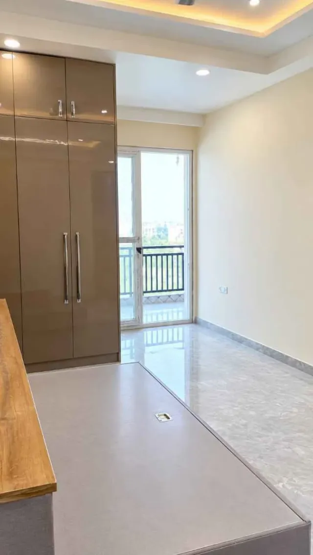 Furnished 2BHK near Ardee Mall, Sector 52 — photo 3
