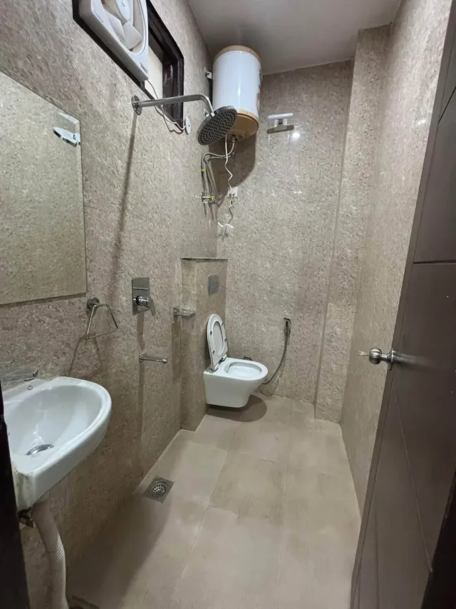 Sector 51 | Fully furnished 2BHK | ₹45,000/month | Car parking — photo 8