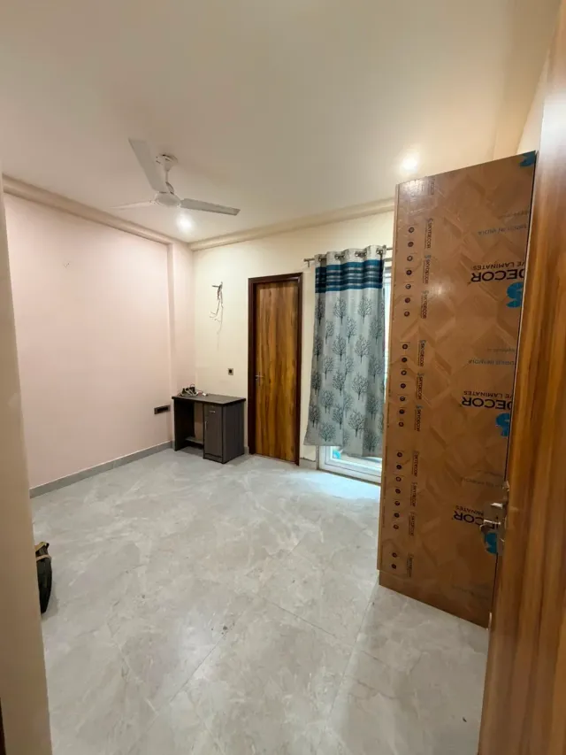 Sector 45 | Fully furnished park-facing 3BHK | ₹76,000/month | Lift, parking & inverter | Families — photo 9