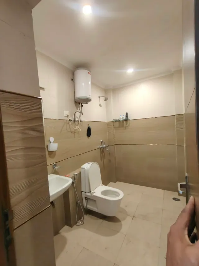 Sector 46: Fully furnished 3 BHK with 3 attached bathrooms — photo 12