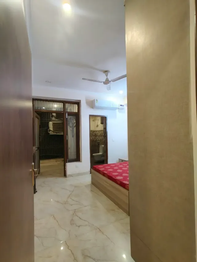 Sector 46: Fully furnished 3 BHK with 3 attached bathrooms — photo 7