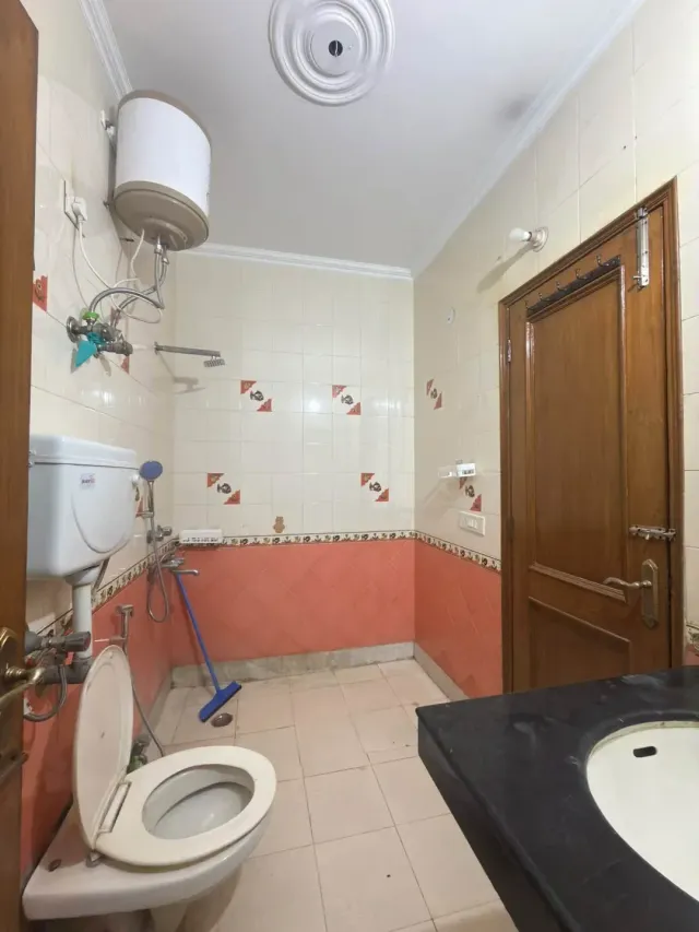 Sushant Lok 1, C Block | Fully furnished 3BHK + terrace | ₹75,000 incl. maintenance | 15 days brokerage — photo 3