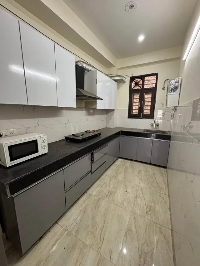 Sector 51 | Fully furnished 2BHK | ₹45,000/month | Car parking — photo 2