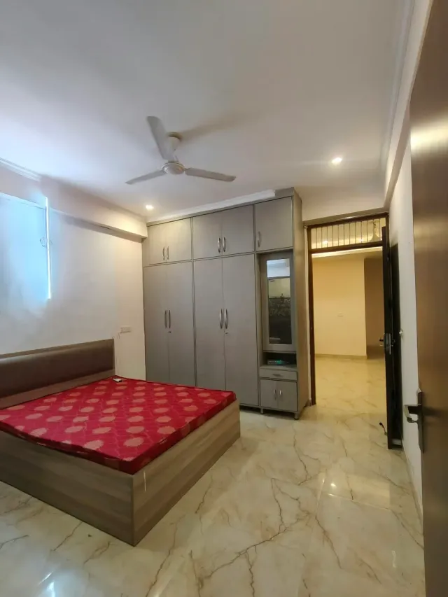 Sector 46: Fully furnished 3 BHK with 3 attached bathrooms — photo 9