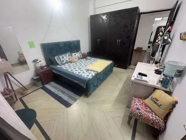 Sector 40: Fully furnished 3 BHK, first floor — photo 10
