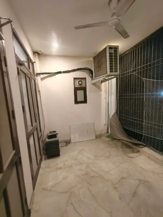 Sector 46: Fully furnished 3 BHK with 3 attached bathrooms — photo 10