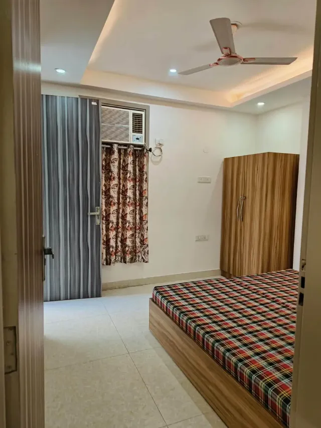 Sector 39 | Fully furnished 2BHK | ₹34,000/month | Lift & free Wi-Fi | Available immediately — photo 5
